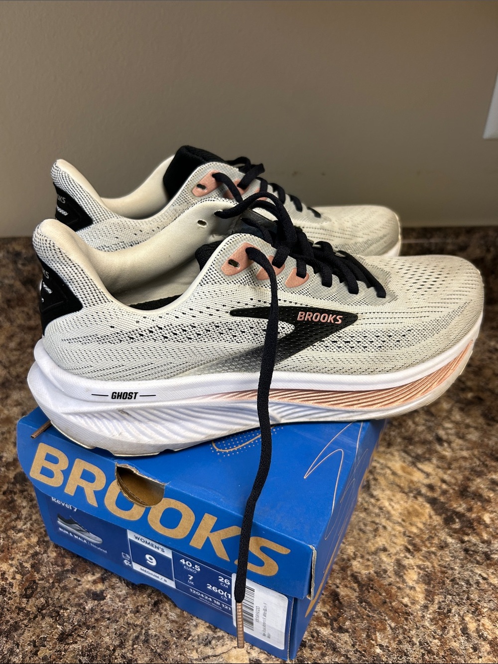 Brooks Ghost Women's Running Shoes in Cream with Black and Peach